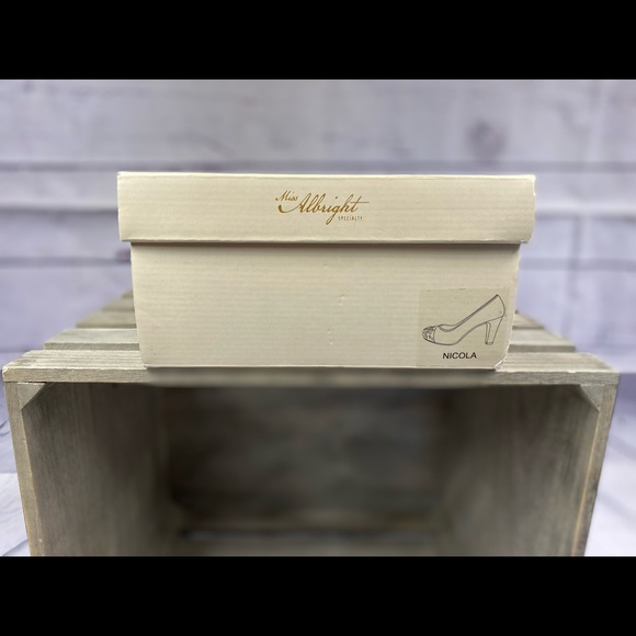 NIB Anthropologie Miss Albright Specialty Satin Beaded Turquoise Pumps - 9 US - Picture 10 of 10